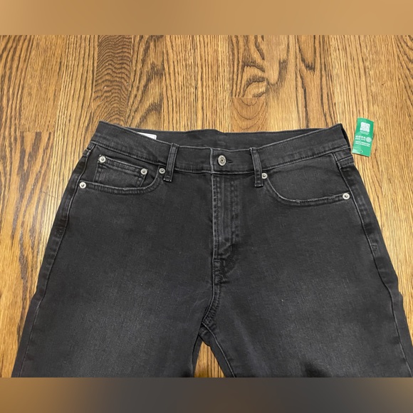 👖Gap Denim NWT - Girlfriend Mid Rise Black Jeans Size 28 / 6 Short - Picture 3 of 6